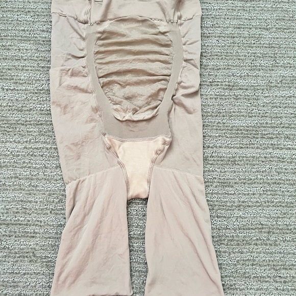 SPANX Mama Short shapewear - Picture 4 of 5